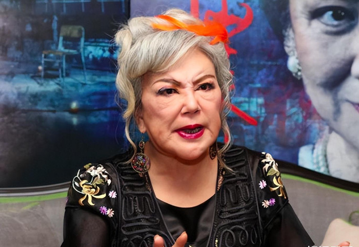 ...Thiệu Âm Âm đã thành 'thảm họa thẩm mỹ'.