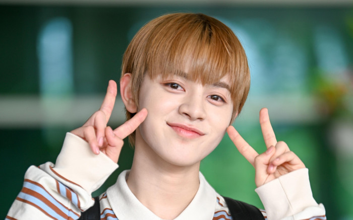 Visual '10 điểm không có nhưng' của mỹ nam người Việt nhóm nhạc Hàn Quốc ARrC Ảnh 2