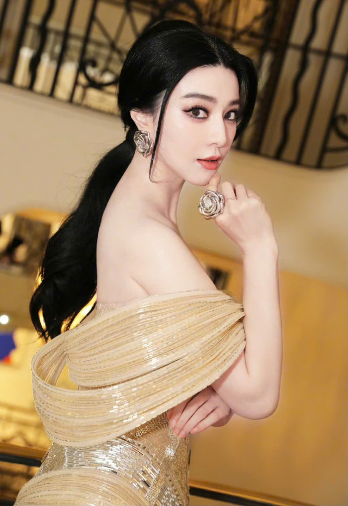 Nhan sắc của nữ diễn viên ngày càng thăng hạng.