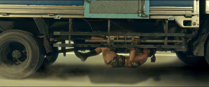 Biệt đội hột girl với kết cấu kịch bản mới lạ, được kể thông qua những tình huống võ thuật đẹp mắt, hồi hộp, bất ngờ