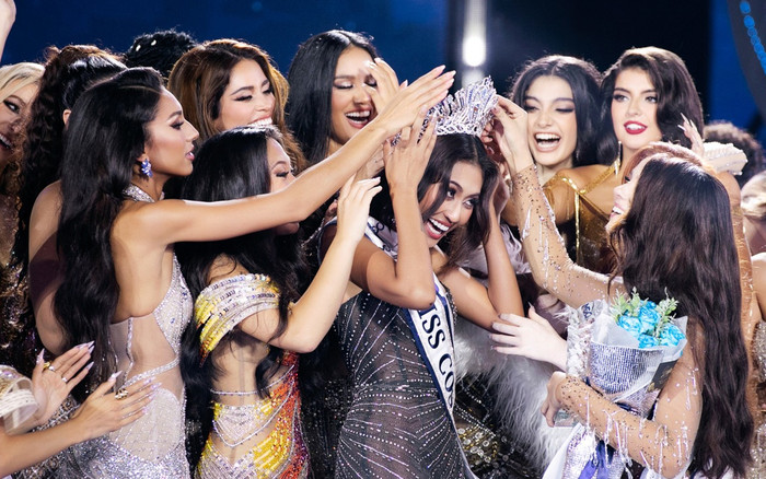 Người hâm mộ quốc tế 'bão' phẫn nộ fanpage Miss Cosmo Ảnh 2