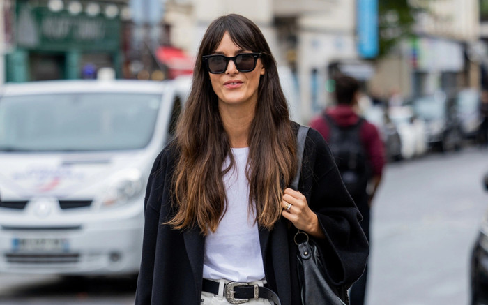 Phong cách cơ bản giúp phụ nữ 40 tuổi trẻ đẹp mà không cần 'cưa sừng làm nghé' Ảnh 2