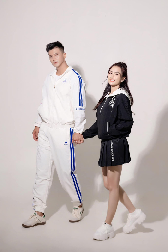 Hà Việt Dũng cho vợ cực phẩm 'lên sóng'.