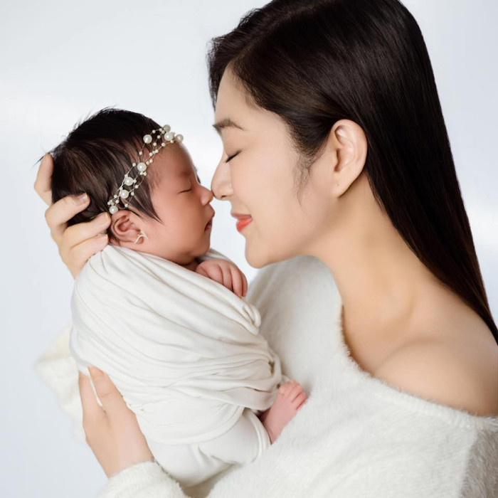 Nữ diễn viên sinh con gái đầu lòng hồi tháng 7 vừa qua. 