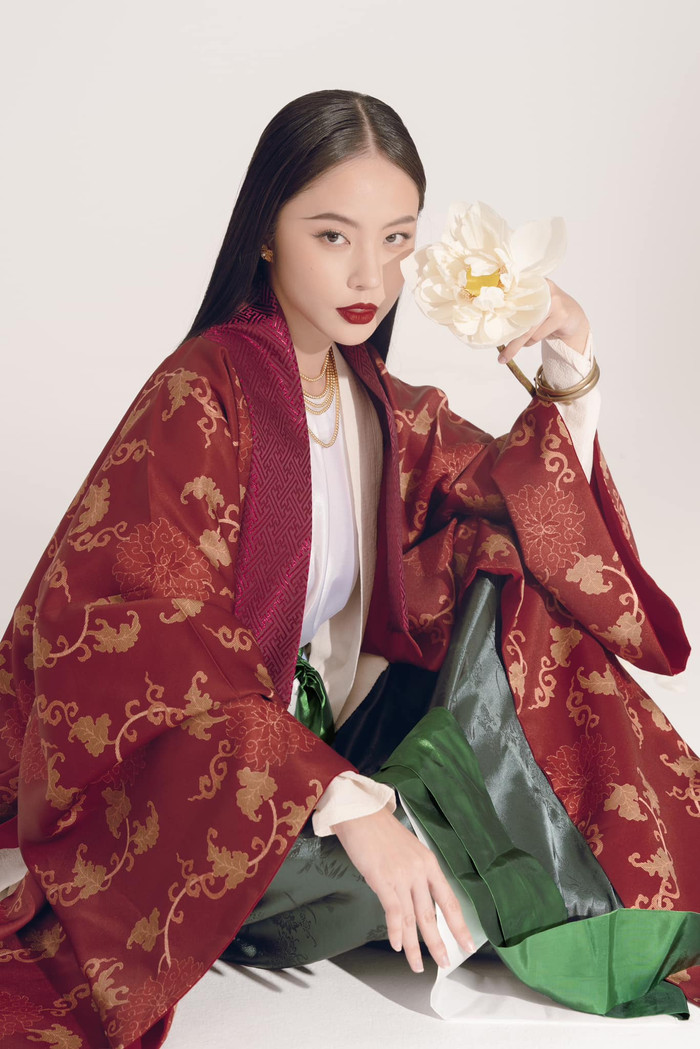 Chia sẻ về vai diễn, Rima Thanh Vy nói, đất diễn của mình trong phim mới không nhiều. Cô trân trọng từng cảnh quay, muốn mỗi lần xuất hiện đều đủ chỉn chu, ấn tượng.