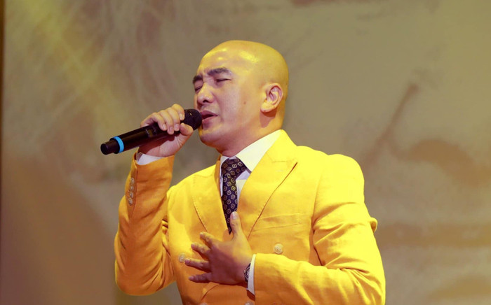 Nam ca sĩ Việt có con với khán giả rồi xuống tóc, ăn chay trường khi kết hôn, thay đổi 180 độ Ảnh 2