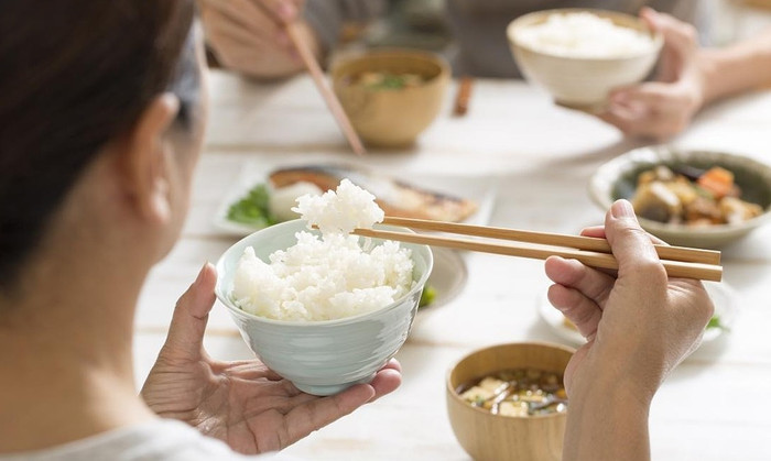 Lượng cơm nên ăn cũng phụ thuộc vào mức độ hoạt động hàng ngày.