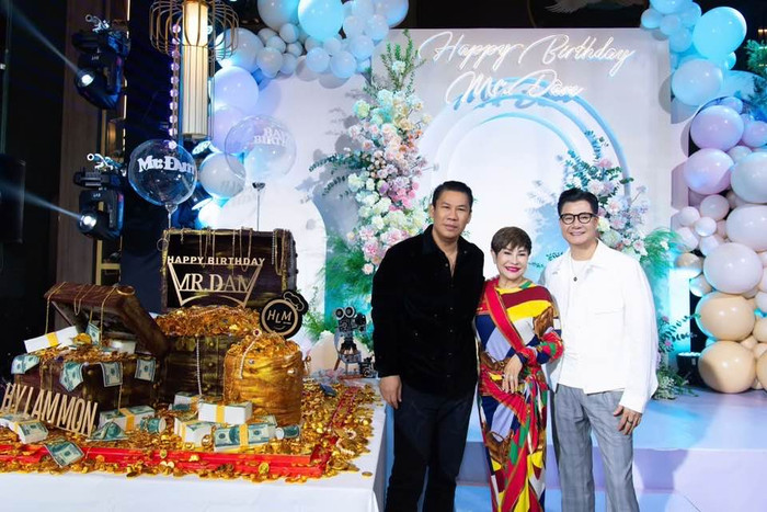 Bầu sô Liên Phạm dự sinh nhật chồng cũ, không ngại ngần chúc mừng tuổi mới chồng cũ trên trang cá nhân