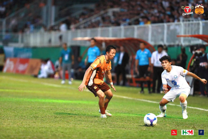 Tiền vệ Châu Ngọc Quang đã tiết lộ lời dặn dò của bầu Đức trước khi lên tuyển Việt Nam. Ảnh: HAGL