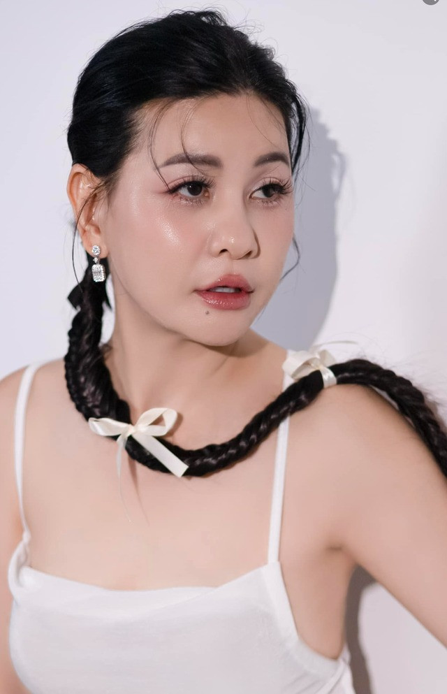 Cát Phượng không lạm dụng chuyện phẫu thuật thẩm mỹ. 