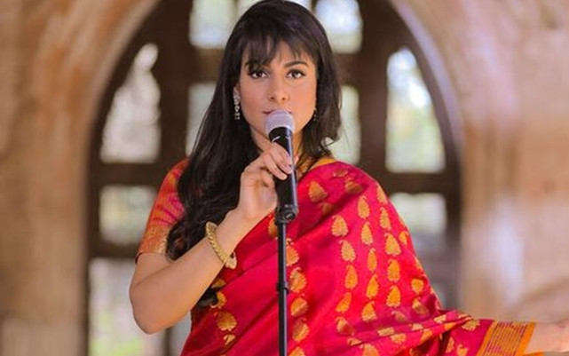 Nữ ca sĩ Ấn Độ đạo nhái trắng trợn BLACKPINK, BTS Ảnh 2