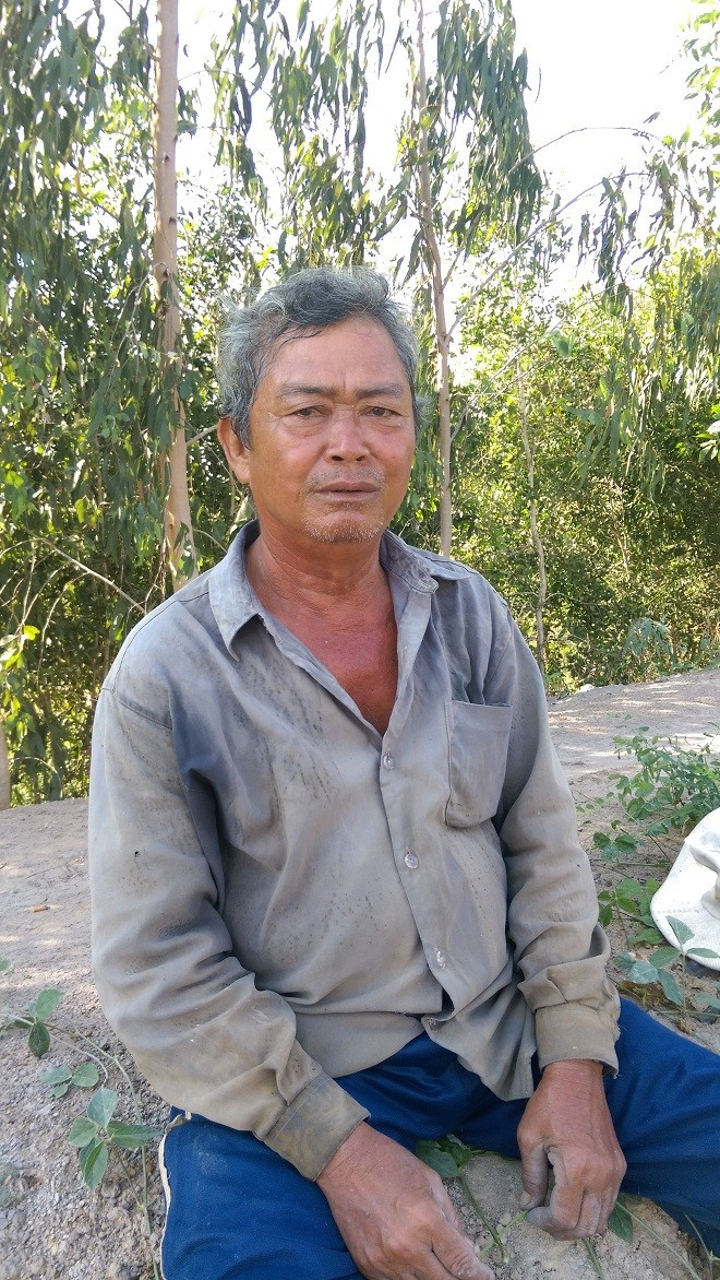 Ông Sáu Lý nhớ lại câu chuyện tìm vàng trên cánh đồng.