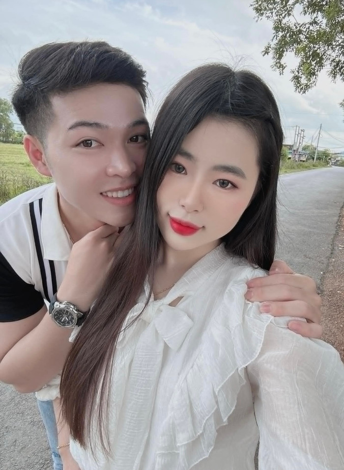 Cặp đôi 2k1 yêu xa 4 năm, gặp nhau 10 ngày đã làm lễ dạm ngõ khiến dân tình bất ngờ.