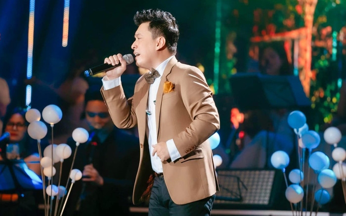 Nam ca sĩ Việt vừa khoe mua 10 căn nhà, cưới nữ khán giả kém 17 tuổi Ảnh 2