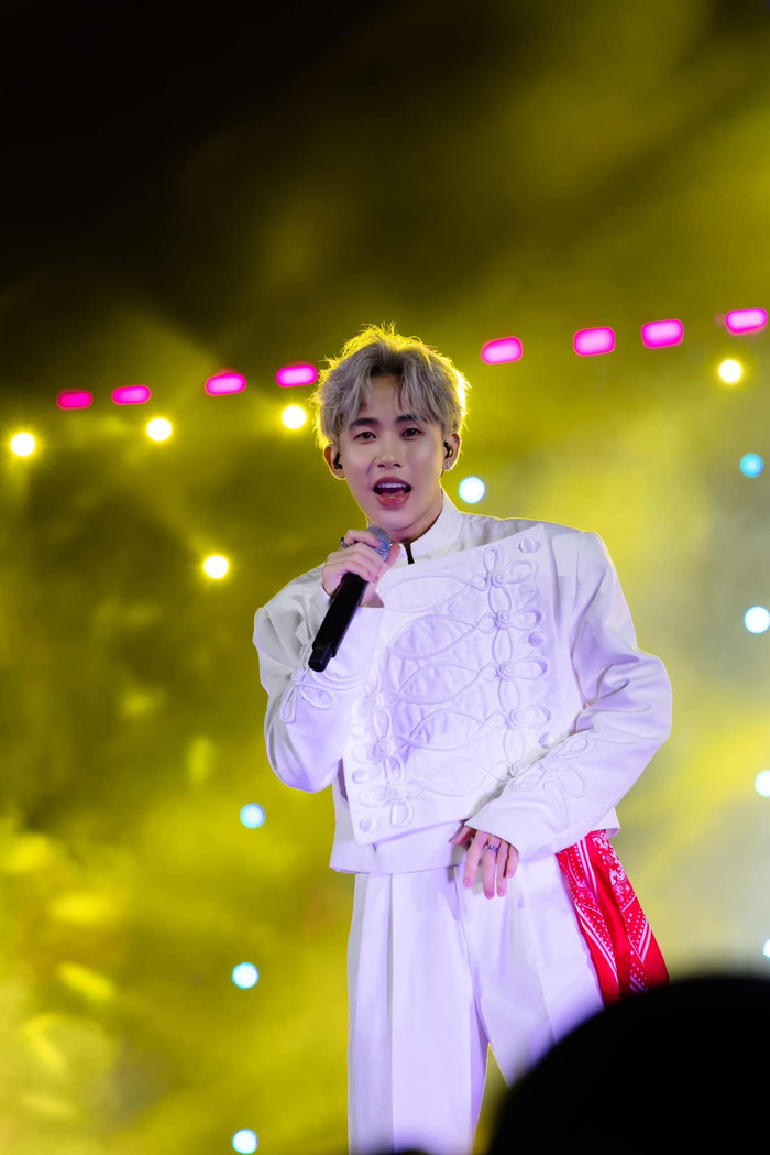 Ca sĩ trẻ nhiều lần từ chối đi xem Sơn Tùng biểu diễn, xúc động khi biết lý do đằng sau Ảnh 1