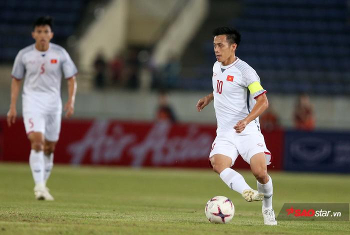 Tiền đạo Văn Quyết có thể nói là hiện tượng kỳ lạ nhất của bóng đá Việt Nam.