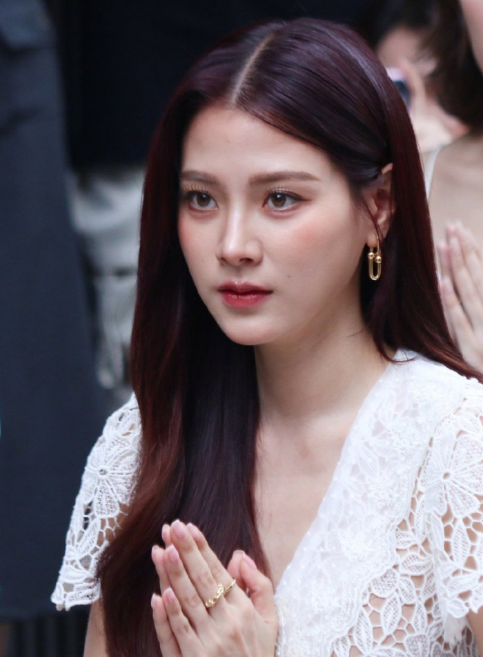 Baifern bị chỉ trích vì cả sự nghiệp chỉ toàn phim 18+ 