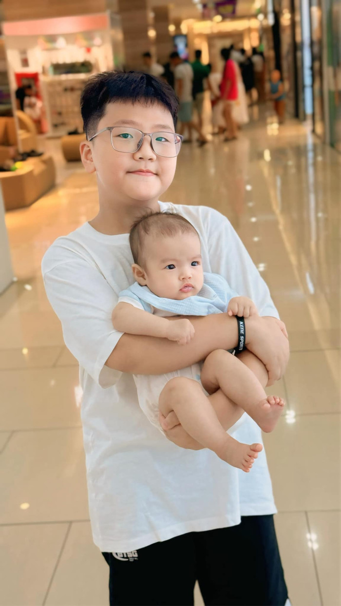 2 nhóc tỳ đáng yêu nhà Thu Quỳnh.