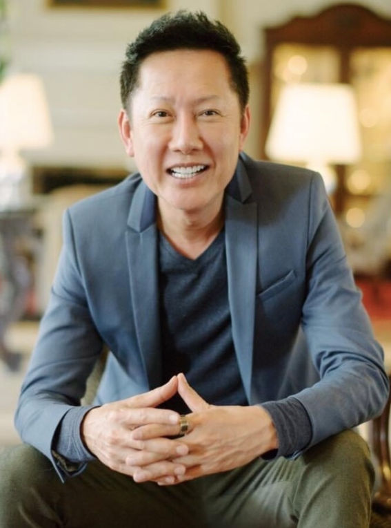 Drama chưa có hồi kết của Chủ tịch Miss Grand International - ông Nawat với Miss Grand Campuchia. 