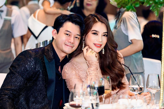 Trương Ngọc Ánh và tình trẻ không còn mặn nồng trên mạng xã hội như những năm trước, cặp đôi hầu như không xuất hiện cùng nhau tại các sự kiện.