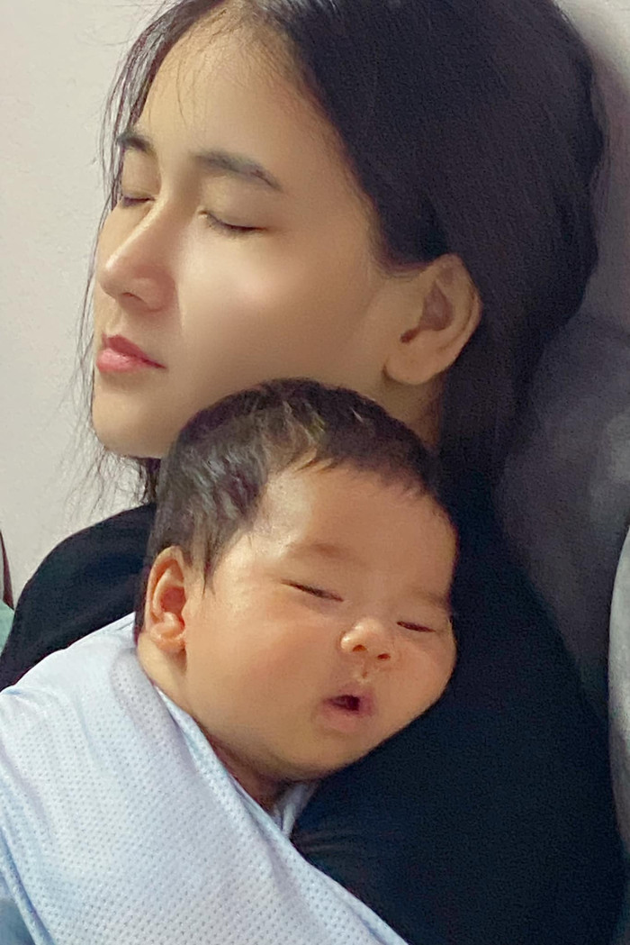 Bà xã Bảo Anh trẻ đẹp đến khó tin dù đã sinh 3, bị nhầm là bạn học của con gái Ảnh 3