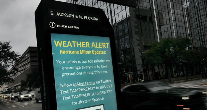 Bão Milton suy yếu thành bão cấp 4, nhưng có thể trở lại cấp 5 vào cuối ngày hôm nay.