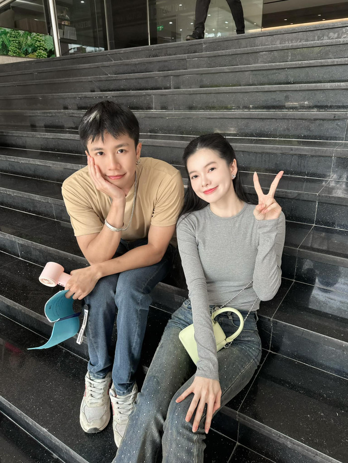 Đi giữa trời rực rỡ gây tranh cãi vì cố tình 'tẩy trắng' cho tiểu tam. 