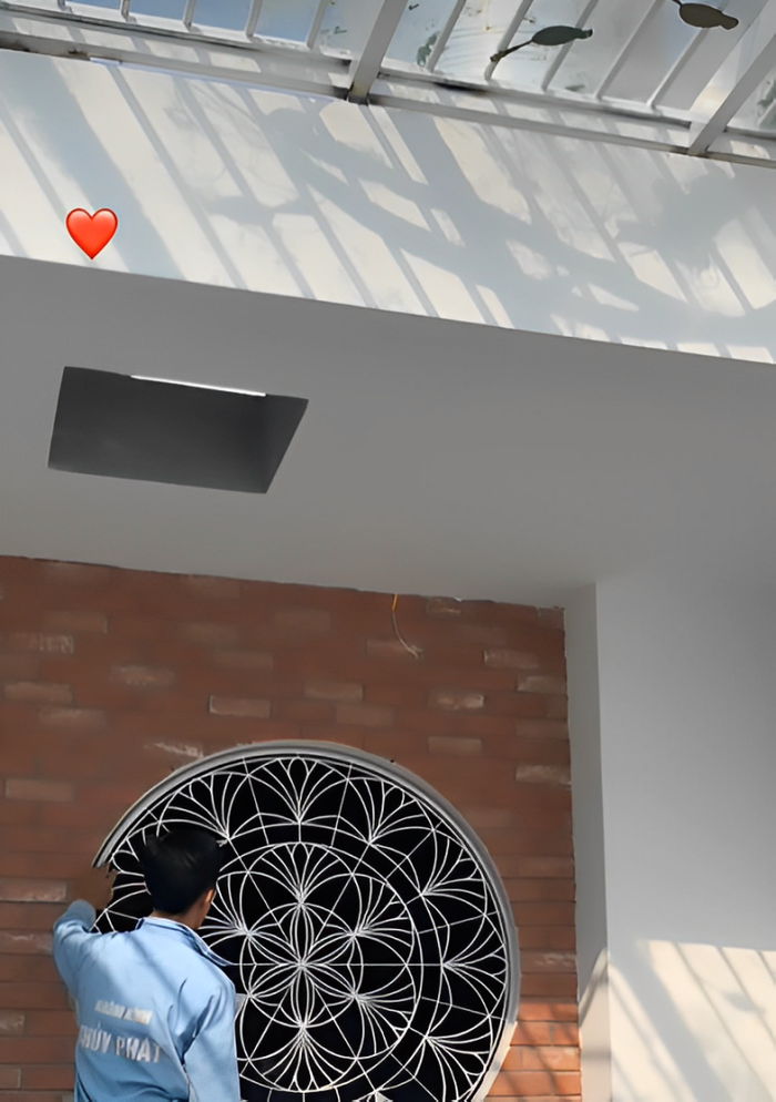 Cơ ngơi khủng của Quỳnh Kool có nhiều chi tiết được thiết kế cầu kỳ.&nbsp;