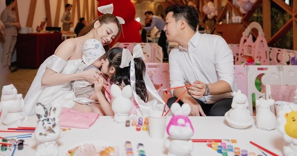 Đến nay, cặp đôi đã có 2 con đủ nếp, tẻ. 