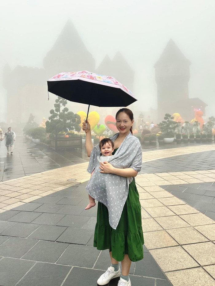 Khán giả thắc mắc: 'Chồng cao to mà không địu con', Lan Phương giải thích thế nào? Ảnh 2