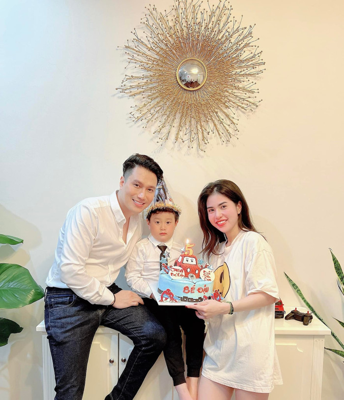 Việt Anh và vợ cũ Trần Hương.