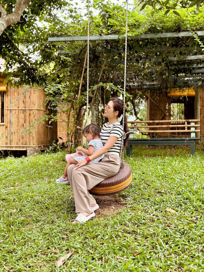 Cô đã làm mẹ 2 con nhưng vóc dáng khiến nhiều người mê mẩn.