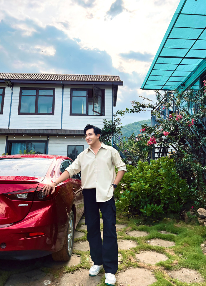 Lê Nguyên Bảo đang gây sốt với vai sếp Hải phim Đừng khóc anh đây rồi trên sóng VTV9.