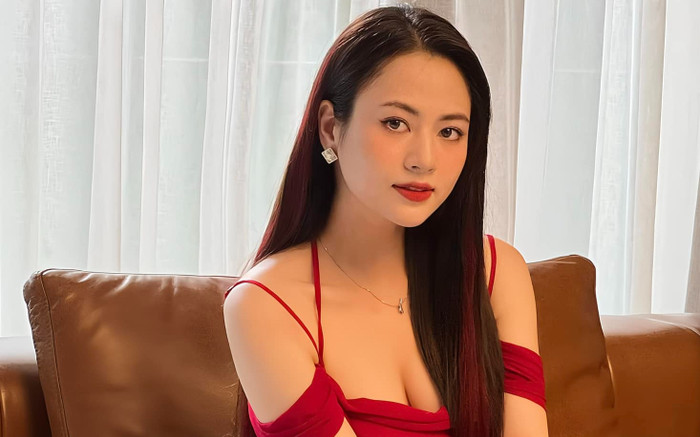 'Tình địch' Phương Oanh lộ diện khoe vóc dáng nóng bỏng khiến dân tình nghẹt thở Ảnh 2