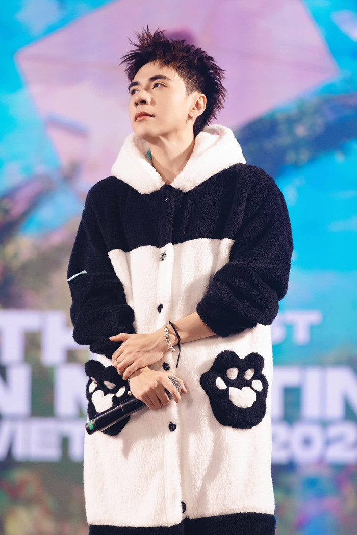 Nam ca sĩ 'giàu sụ' sau một đêm diễn, nhìn lượng quà được tặng khiến ai cũng choáng Ảnh 7