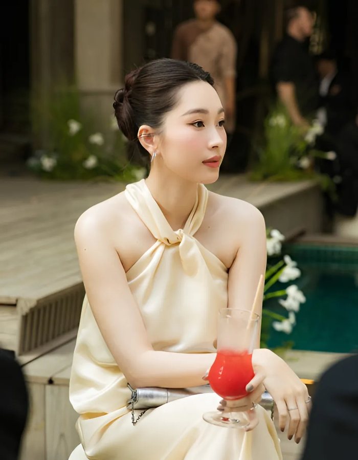 Kể từ sau khi tham gia đám cưới của Cao Thiên Trang, Đặng Thu Thảo không xuất hiện thêm ở bất kỳ sự kiện đông người nào khác. 