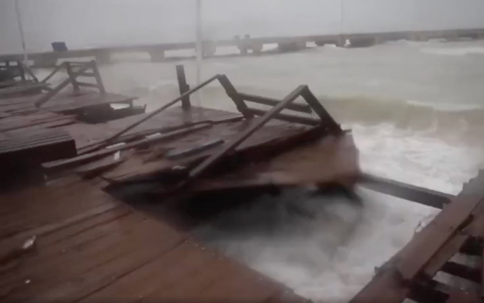 Hãi hùng cảnh siêu bão Milton càn quét qua một quốc gia trước khi đổ bộ Mỹ Ảnh 2