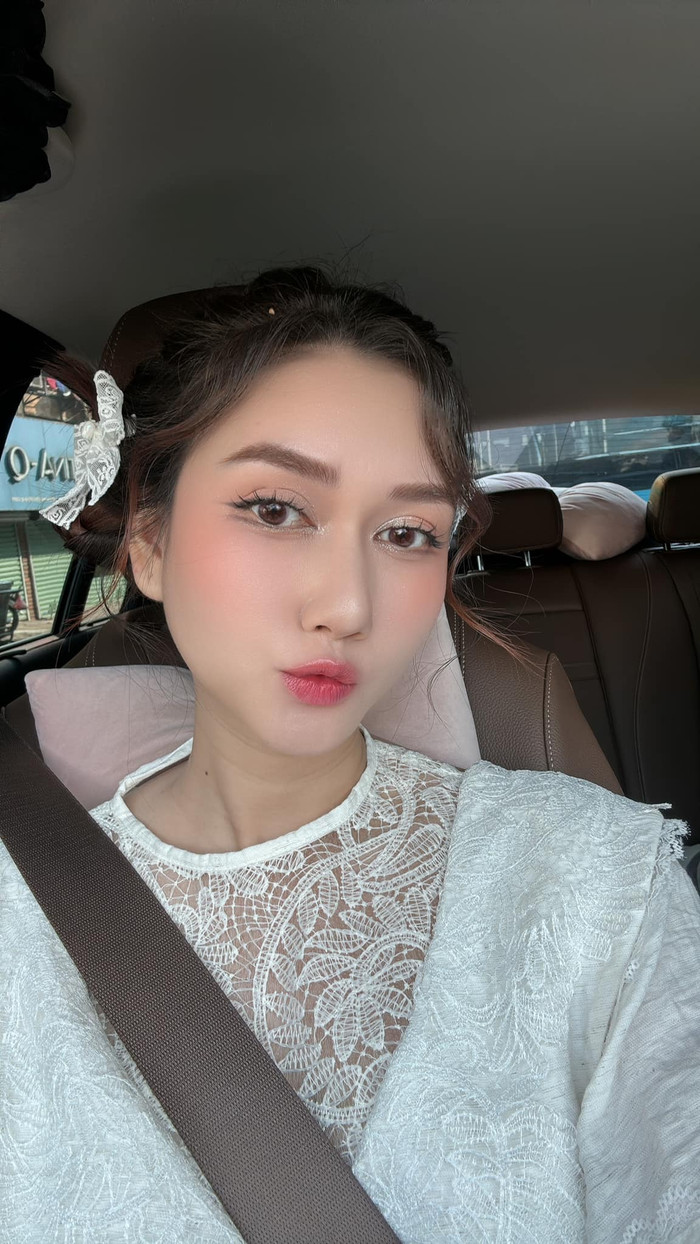 Hương Giang khoe nhan sắc tươi tắn, trẻ trung trong giai đoạn bầu bí lần 2. 