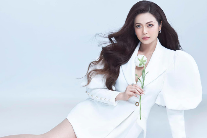 Kiều Anh là nữ NSƯT chuyên đóng phim giờ vàng VTV, đời tư bí ẩn, tuổi 42 nhan sắc vẫn gợi cảm hút hồn. 