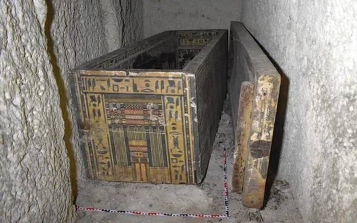 Ngôi mộ 4000 năm tuổi với 2 quan tài lồng vào nhau, tiết lộ bí mật khiến cả thế giới sửng sốt Ảnh 2