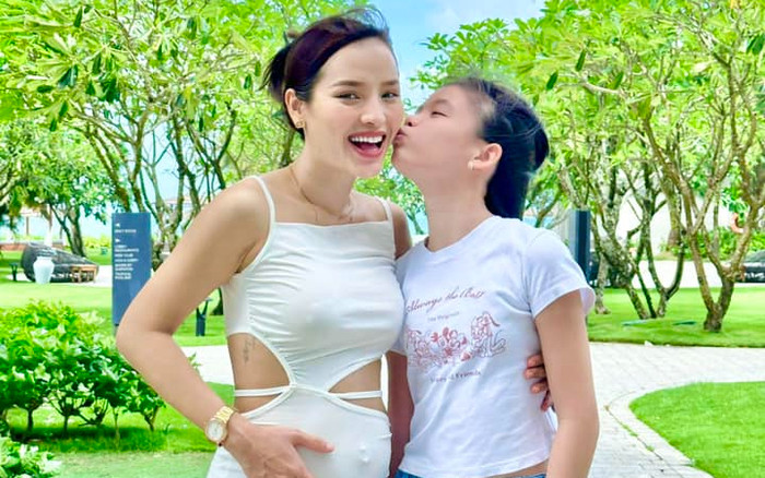 Con gái tuổi teen của Phương Trinh Jolie sắp cao bằng mẹ Ảnh 2