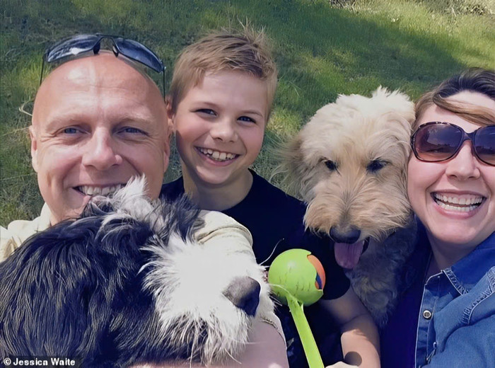 Gia đình hạnh phúc của Jessica trước khi ông xã cô qua đời - Daily Mail.