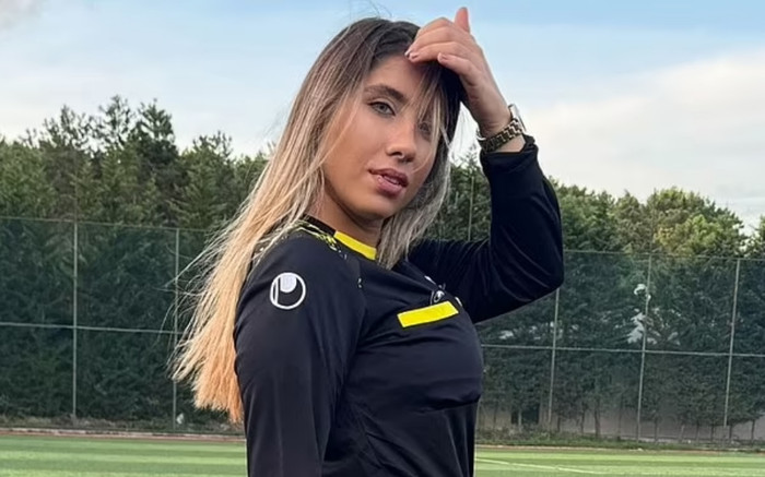 Nữ trọng tài mất sự nghiệp vì lộ 'clip nóng' với cựu trọng tài FIFA 61 tuổi Ảnh 2