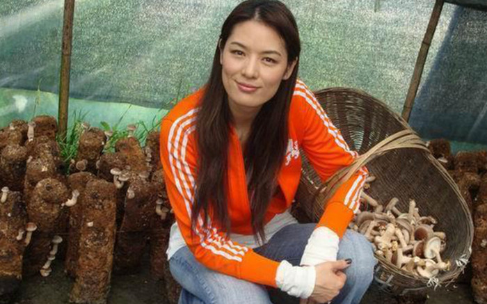 Nữ người mẫu giàu sụ, tài sản 24.000 tỷ đồng hậu ly hôn chồng vì bị 'cắm sừng' Ảnh 2