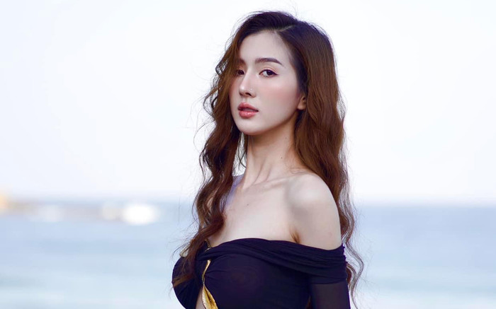 Bà xã Hồ Quang Hiếu tự tin khoe thân hình thừa cân, cằm nọng Ảnh 2