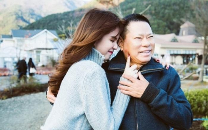 Ngọc Trinh và Hoàng Kiều từng có thời gian mặn nồng.