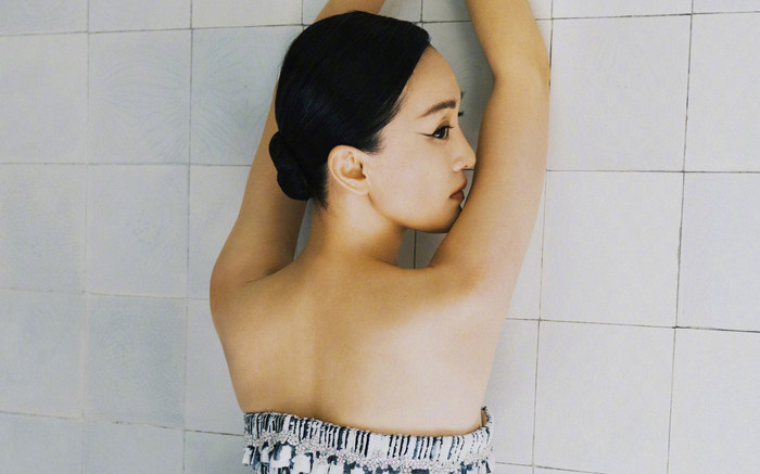 Đi diễn ở quán bar, nữ diễn viên xinh đẹp bị đánh gãy răng Ảnh 2