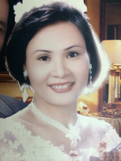 Cuộc đời của cô gặp nhiều gian truân.