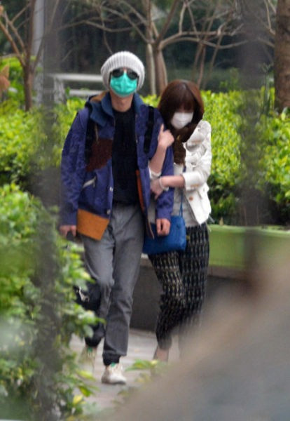 Diêu Địch – Văn Chương lén lút vào khách sạn.