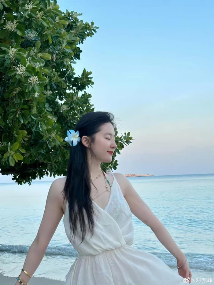 Lưu Diệc Phi đang du lịch Thái Lan